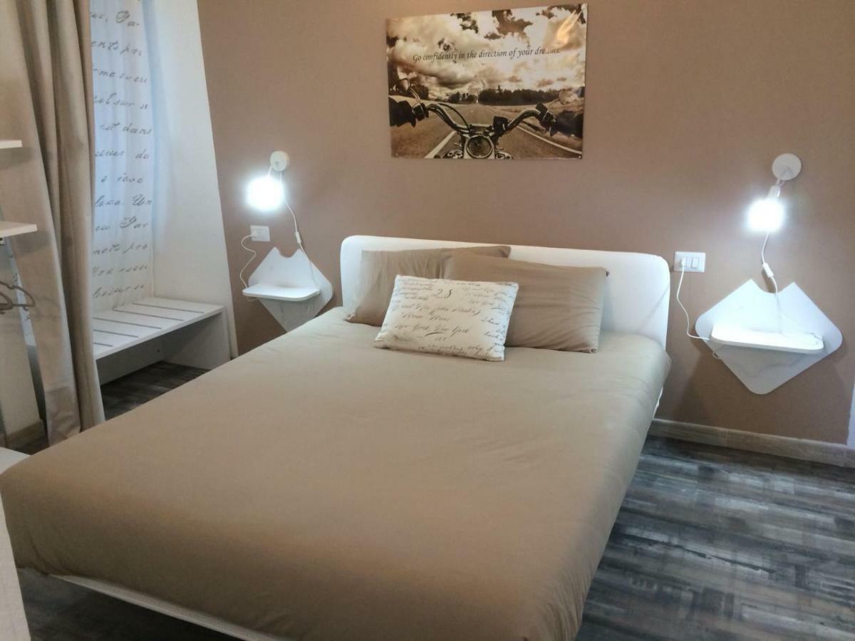 דירות קוליקו Casa Delle Corti מראה חיצוני תמונה